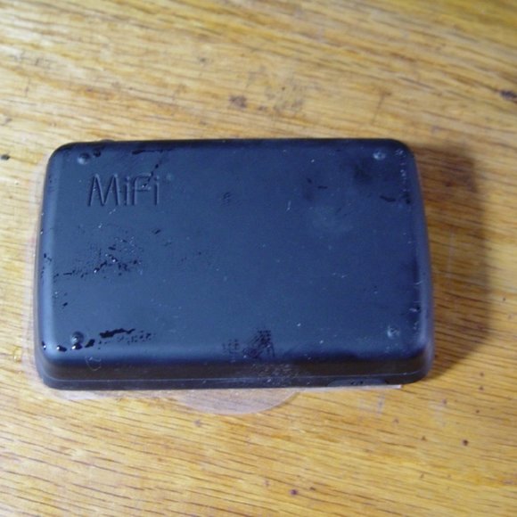 Verizon JetPack MiFi 4620LE 4G LTE Mobile Hotspot - Picture 2 of 7